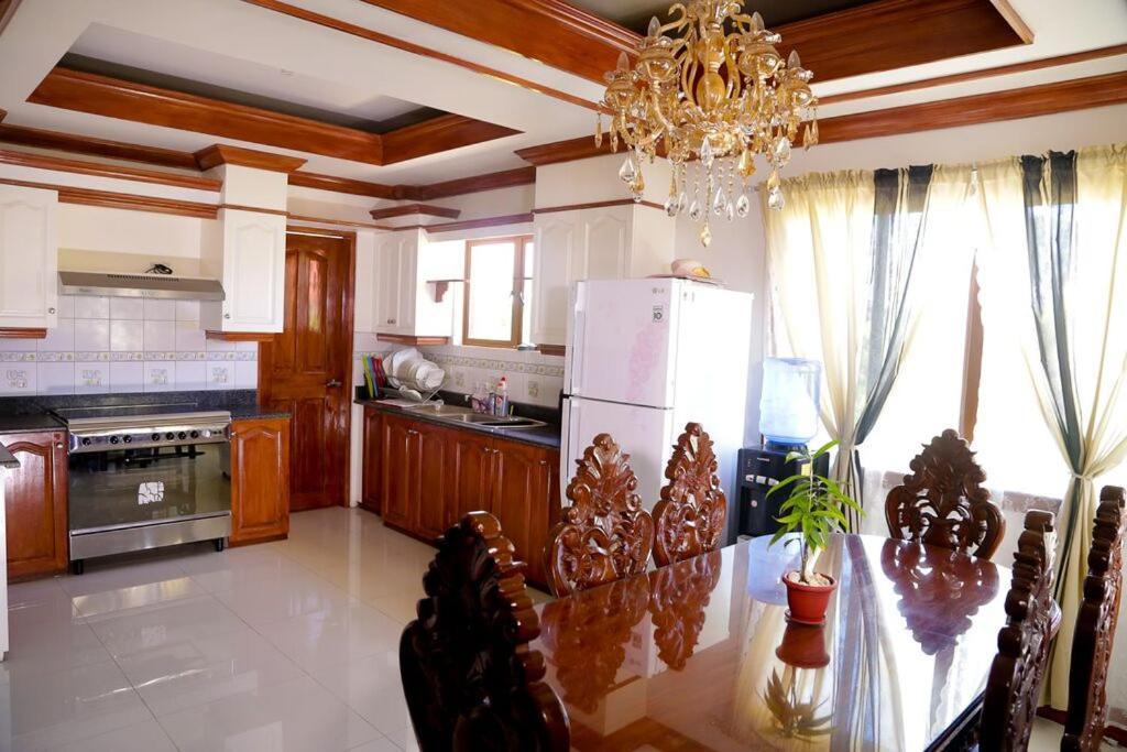 Florabells Iraya Guest House - Batanes Basco Exterior foto