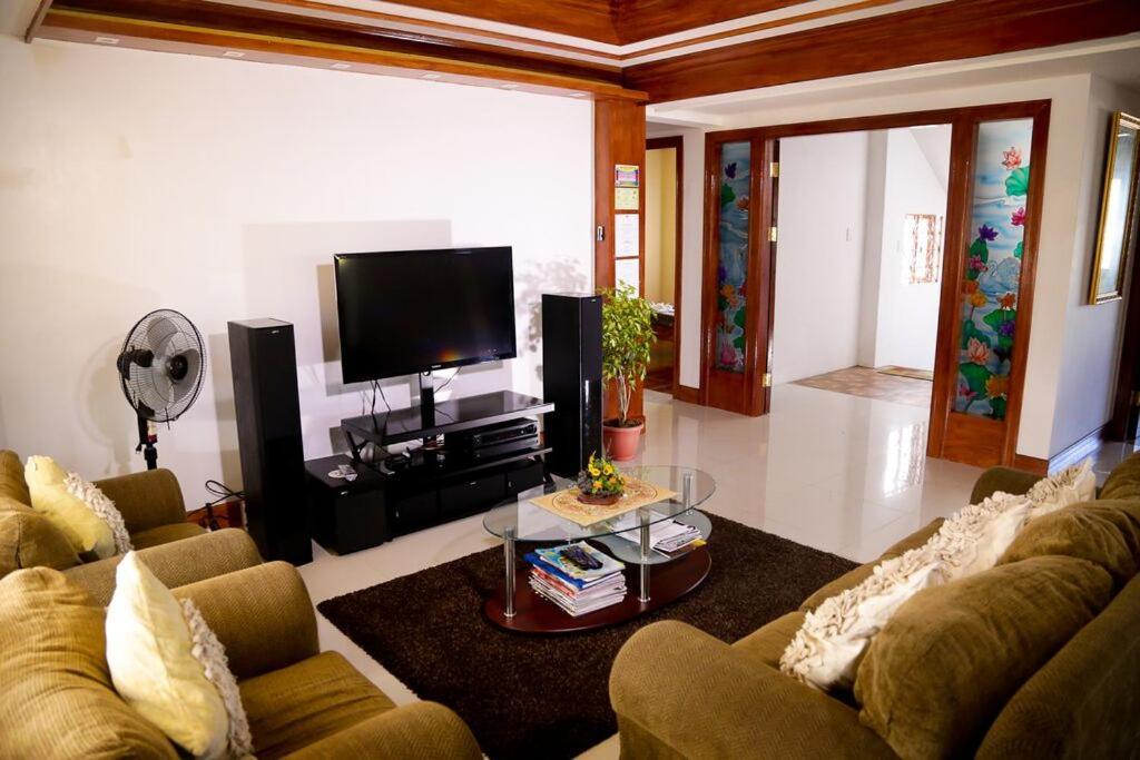 Florabells Iraya Guest House - Batanes Basco Exterior foto